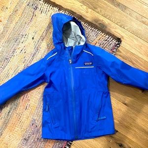 Patagonia kids rain jacket gently used 4T